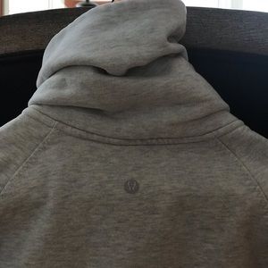 Lululemon grey sweatshirt/jacket